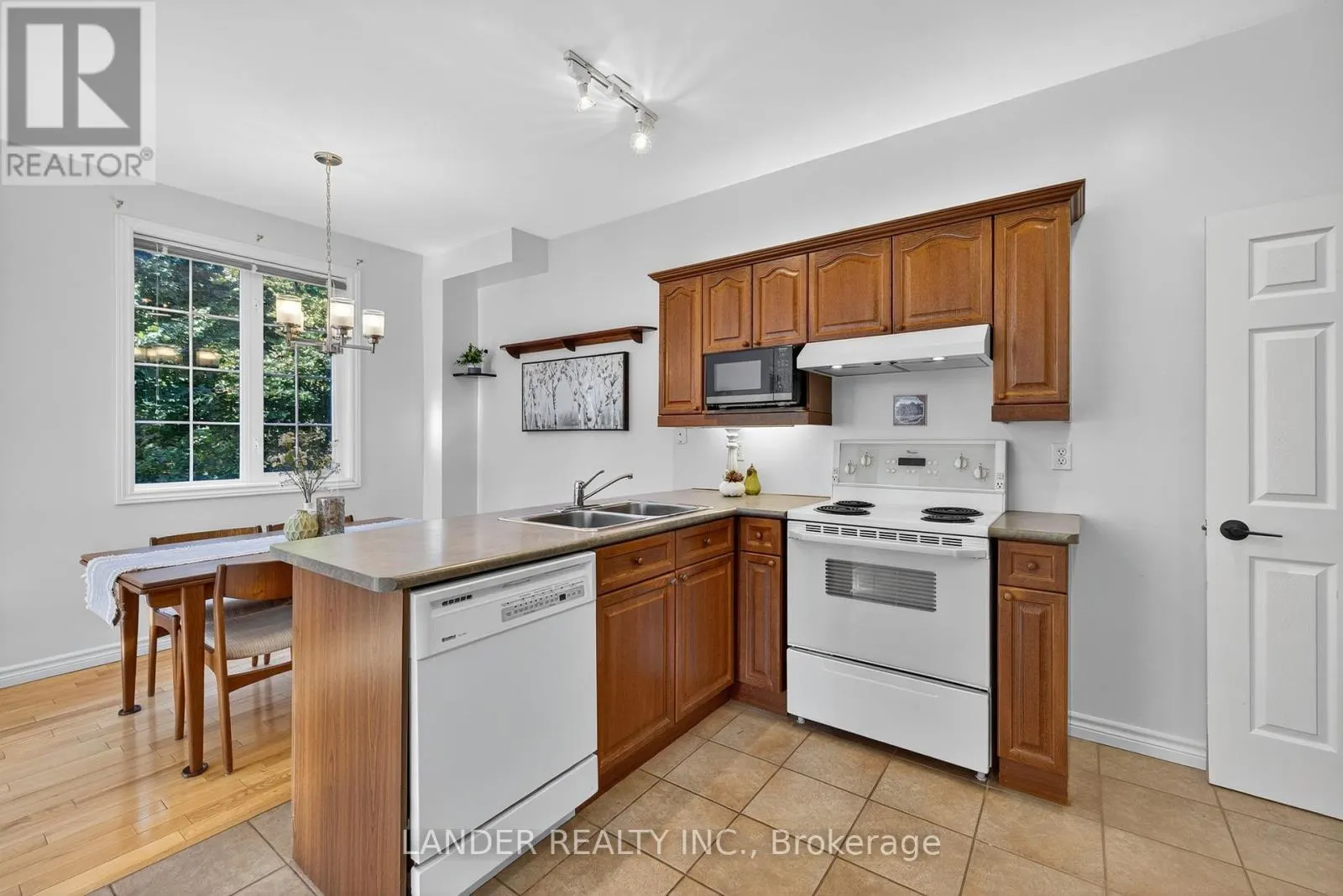 302 SHERIDAN COURT