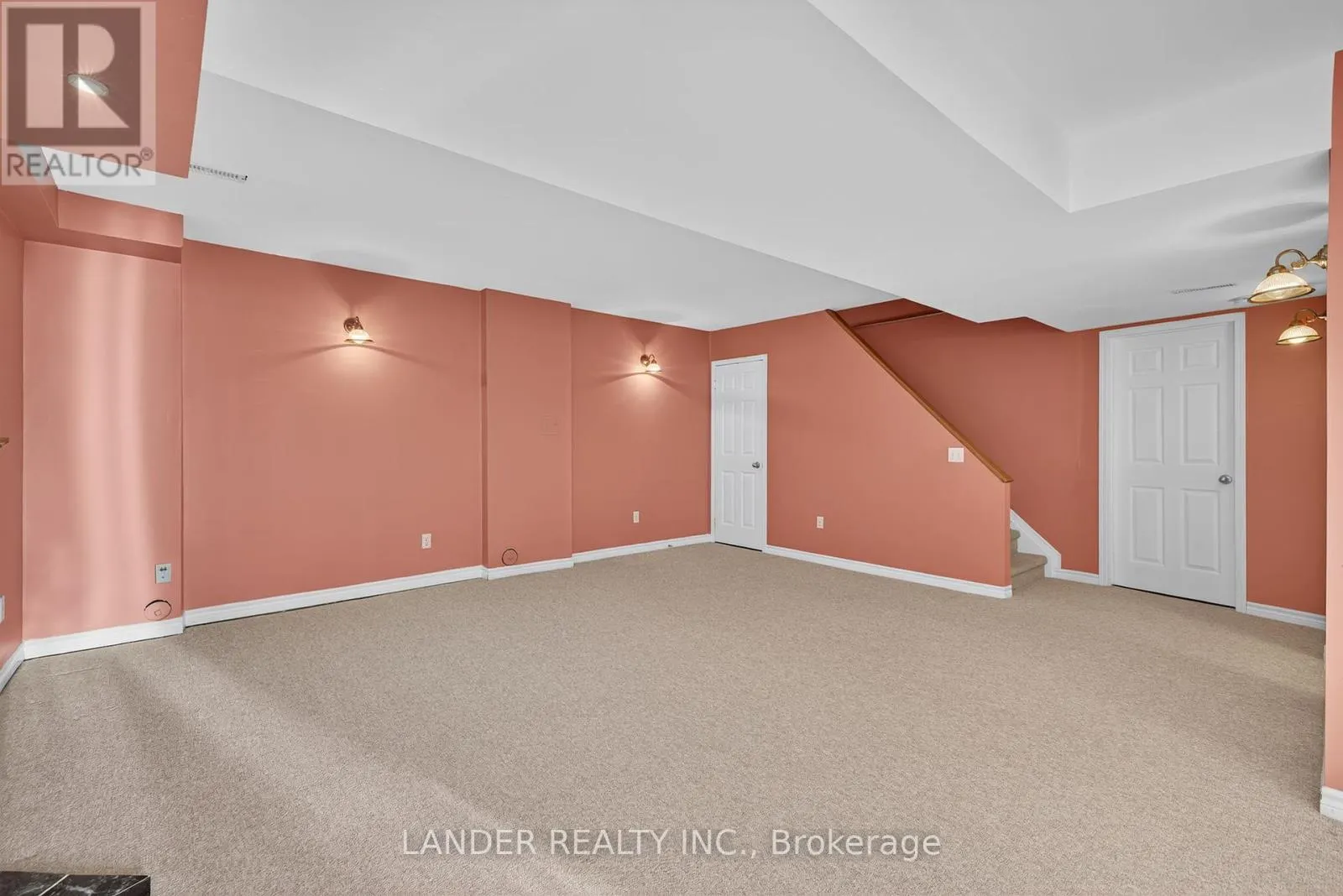 302 SHERIDAN COURT