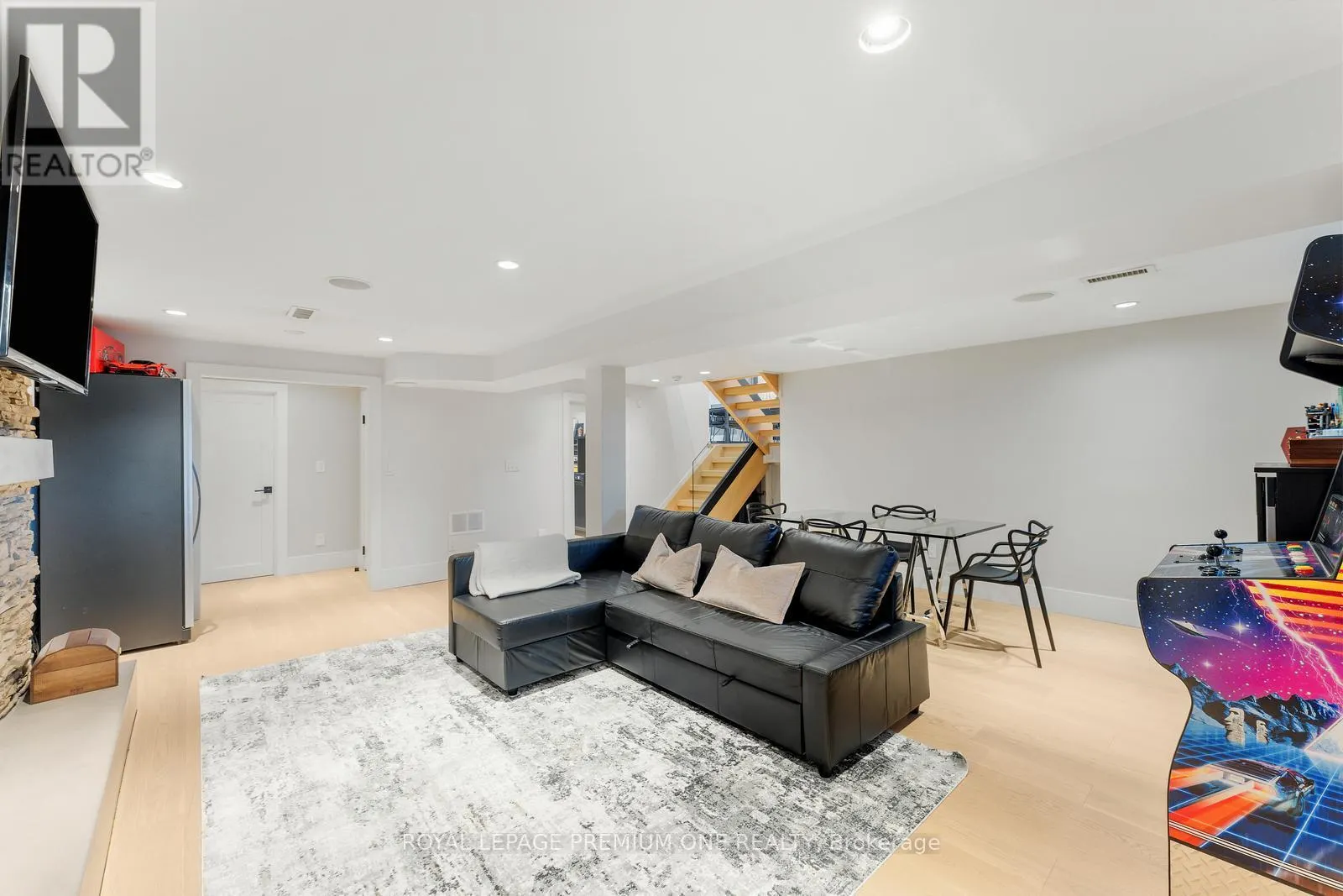49 NORMAN DRIVE