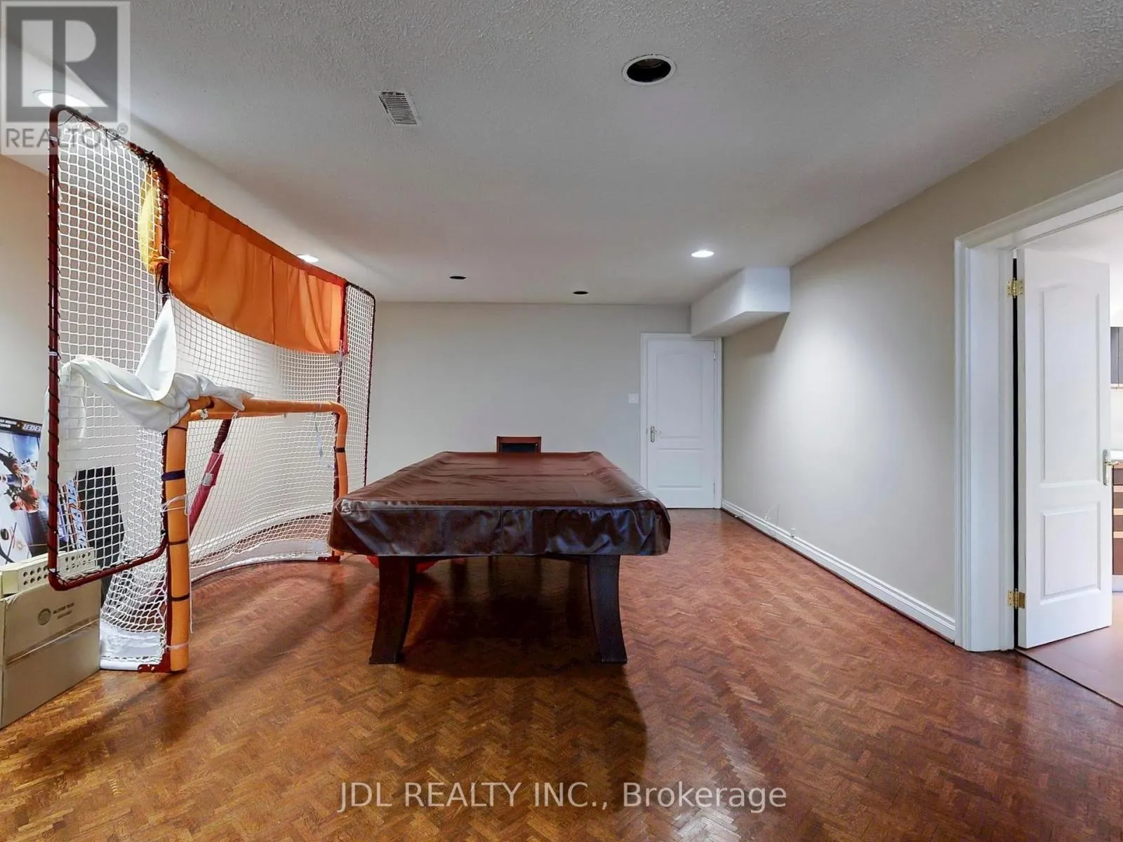 11 MOODIE DRIVE