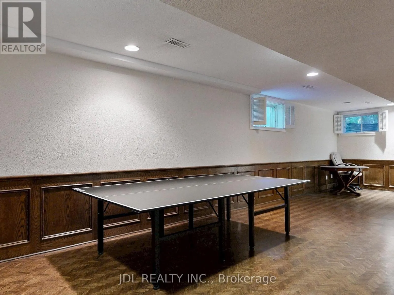 11 MOODIE DRIVE