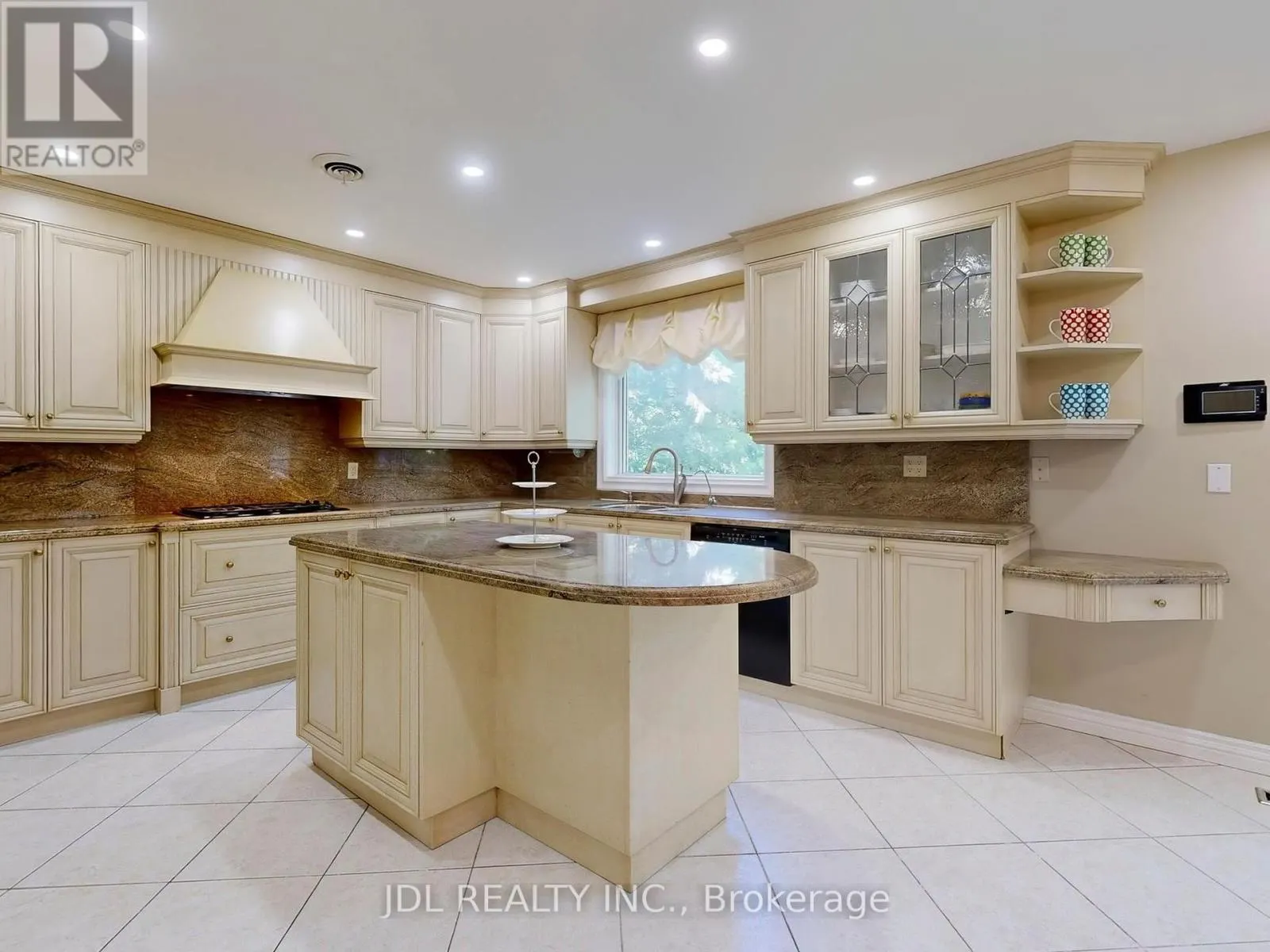 11 MOODIE DRIVE