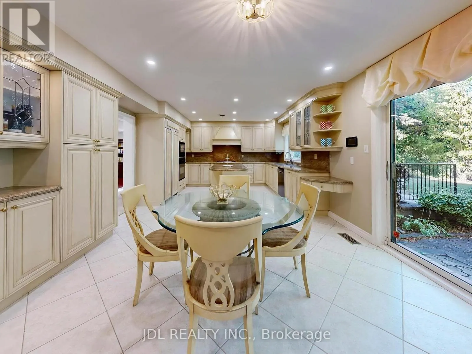 11 MOODIE DRIVE