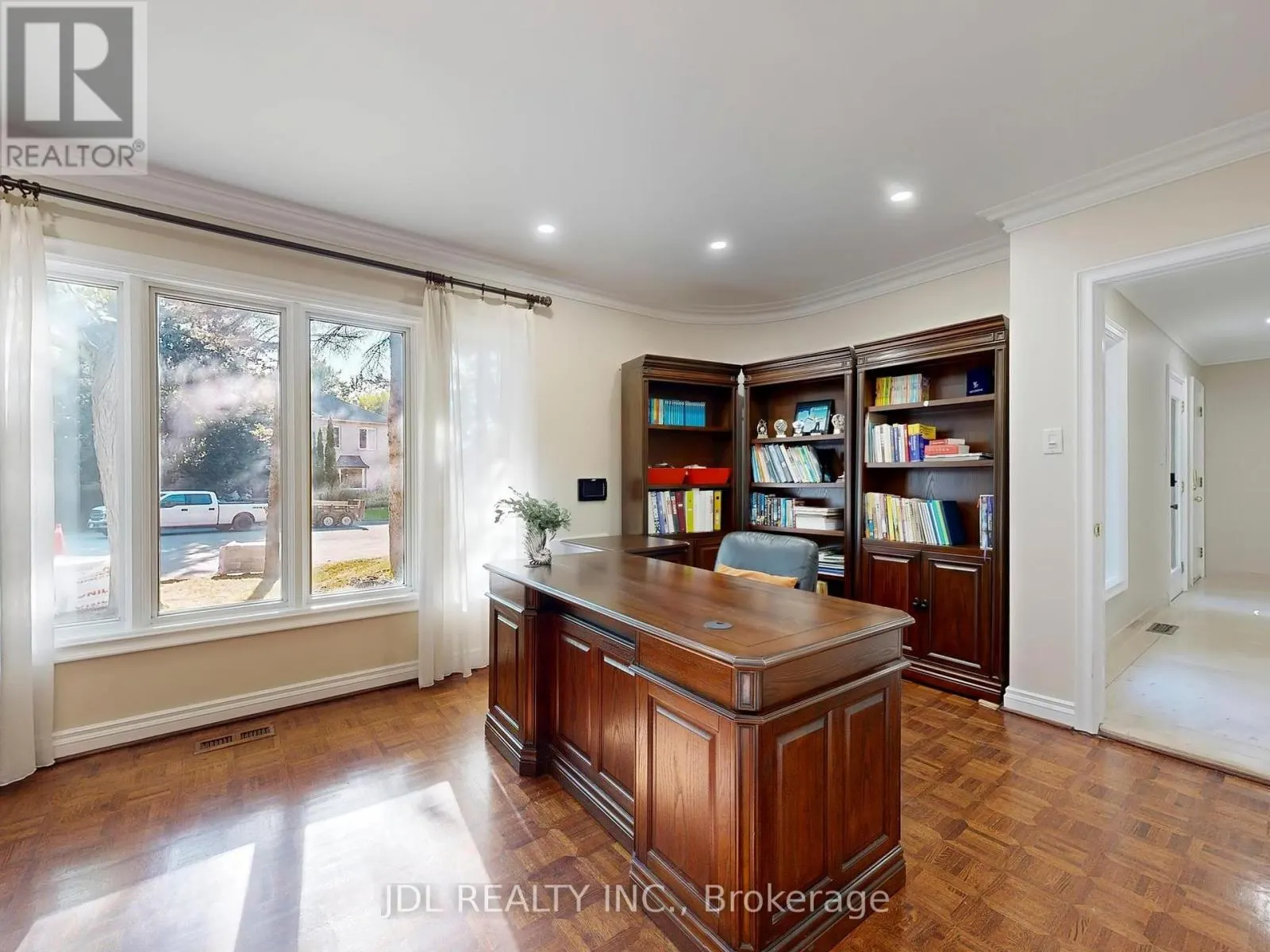 11 MOODIE DRIVE