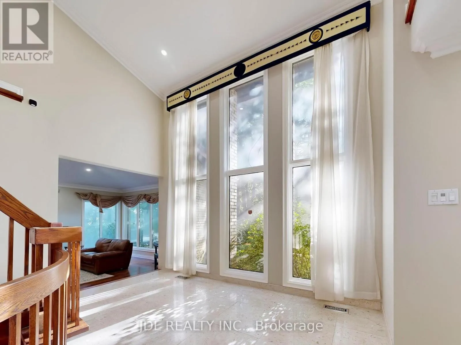 11 MOODIE DRIVE