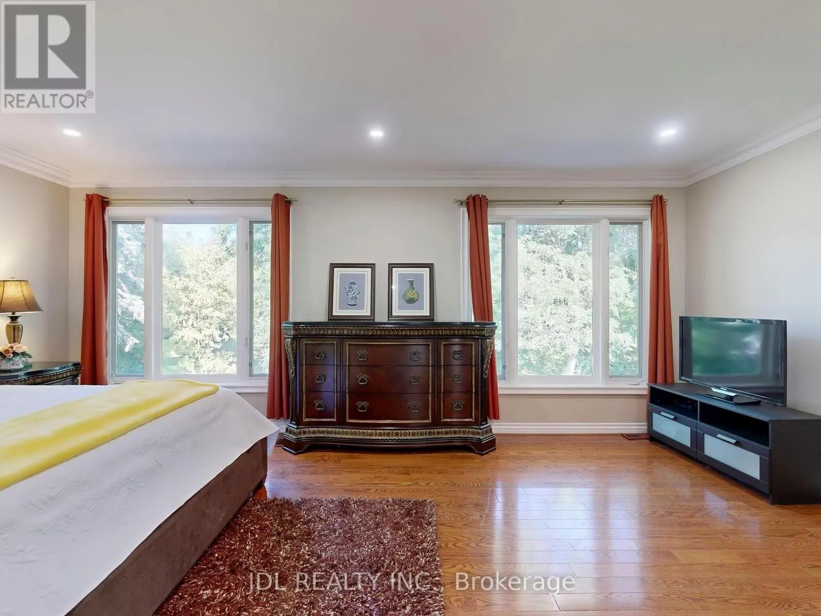 11 MOODIE DRIVE