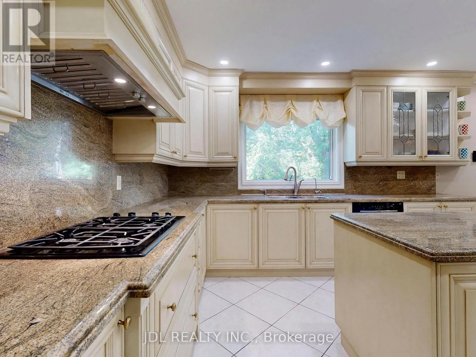 11 MOODIE DRIVE