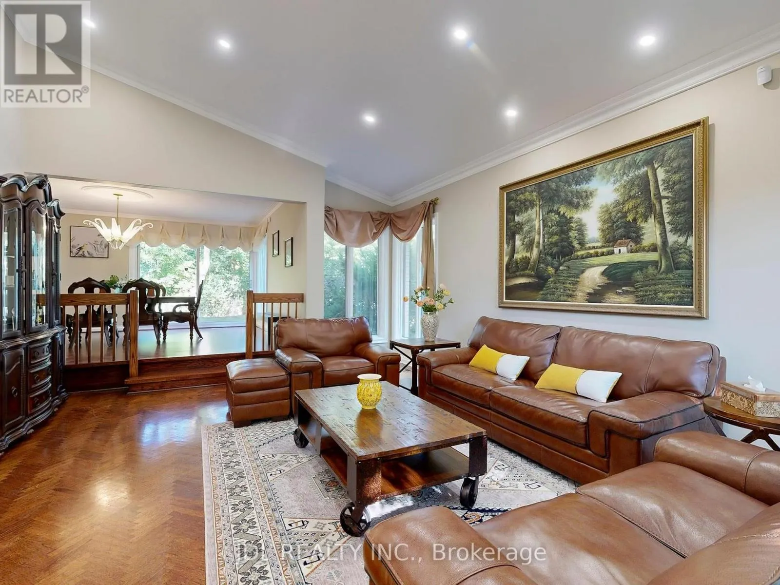 11 MOODIE DRIVE