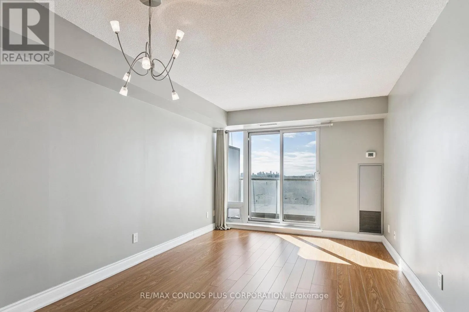 1202 - 7 NORTH PARK ROAD