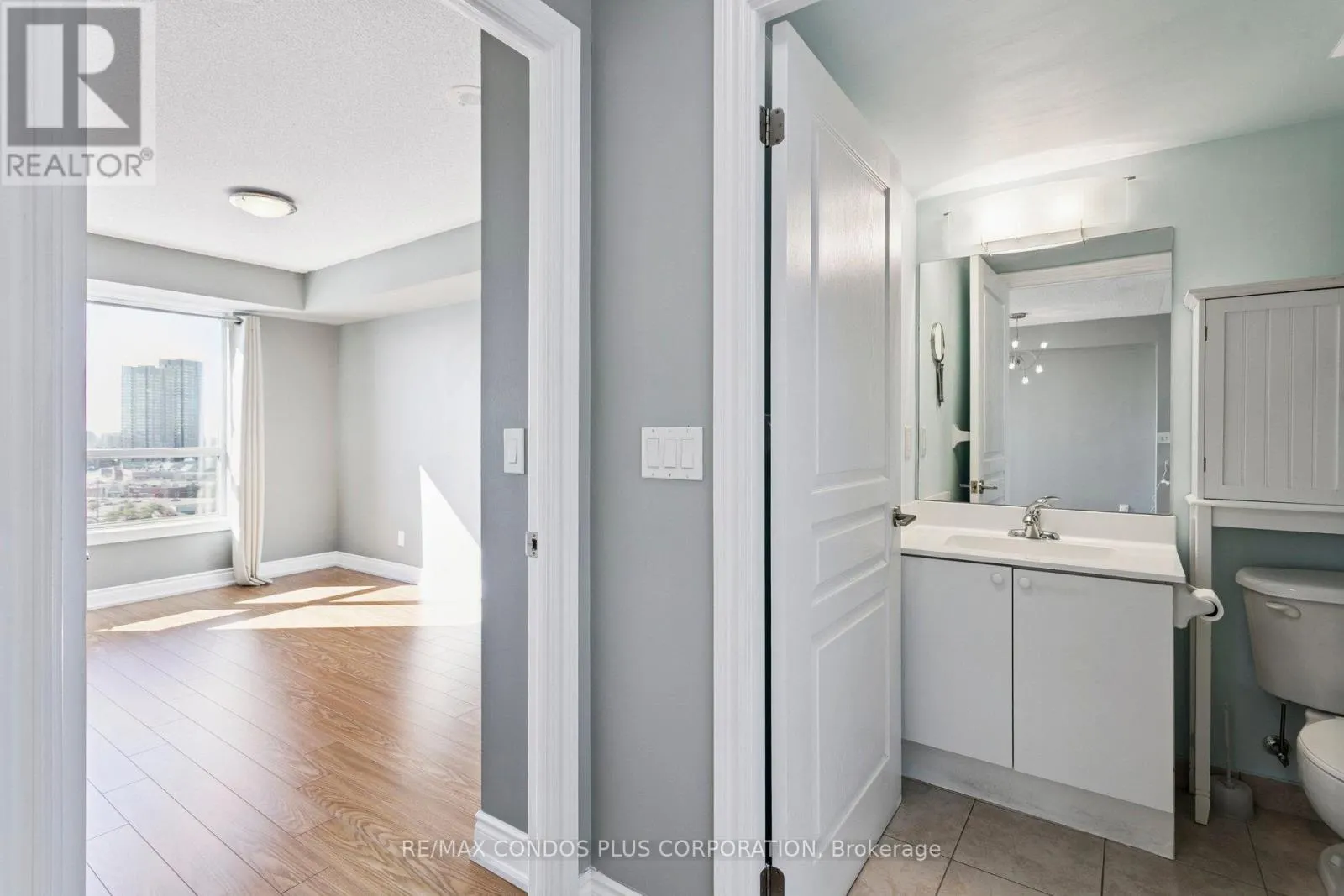 1202 - 7 NORTH PARK ROAD