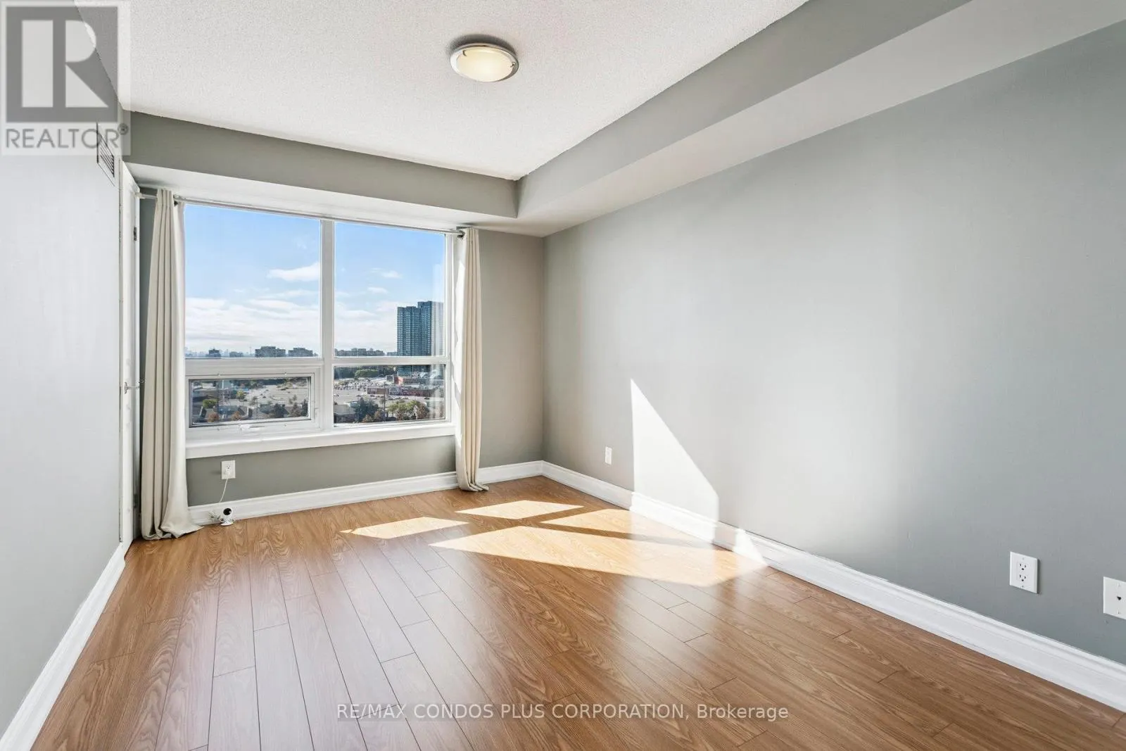 1202 - 7 NORTH PARK ROAD