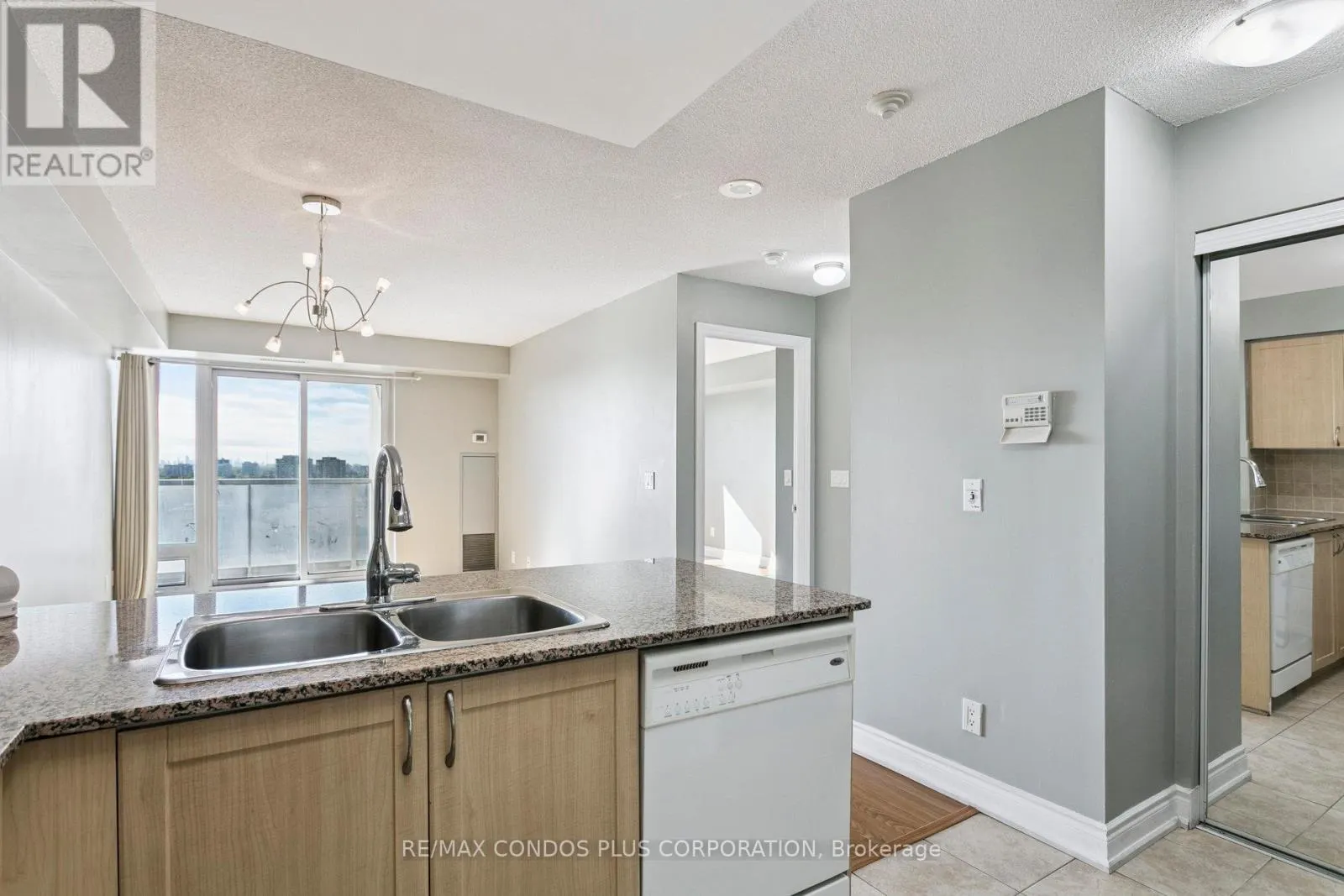 1202 - 7 NORTH PARK ROAD
