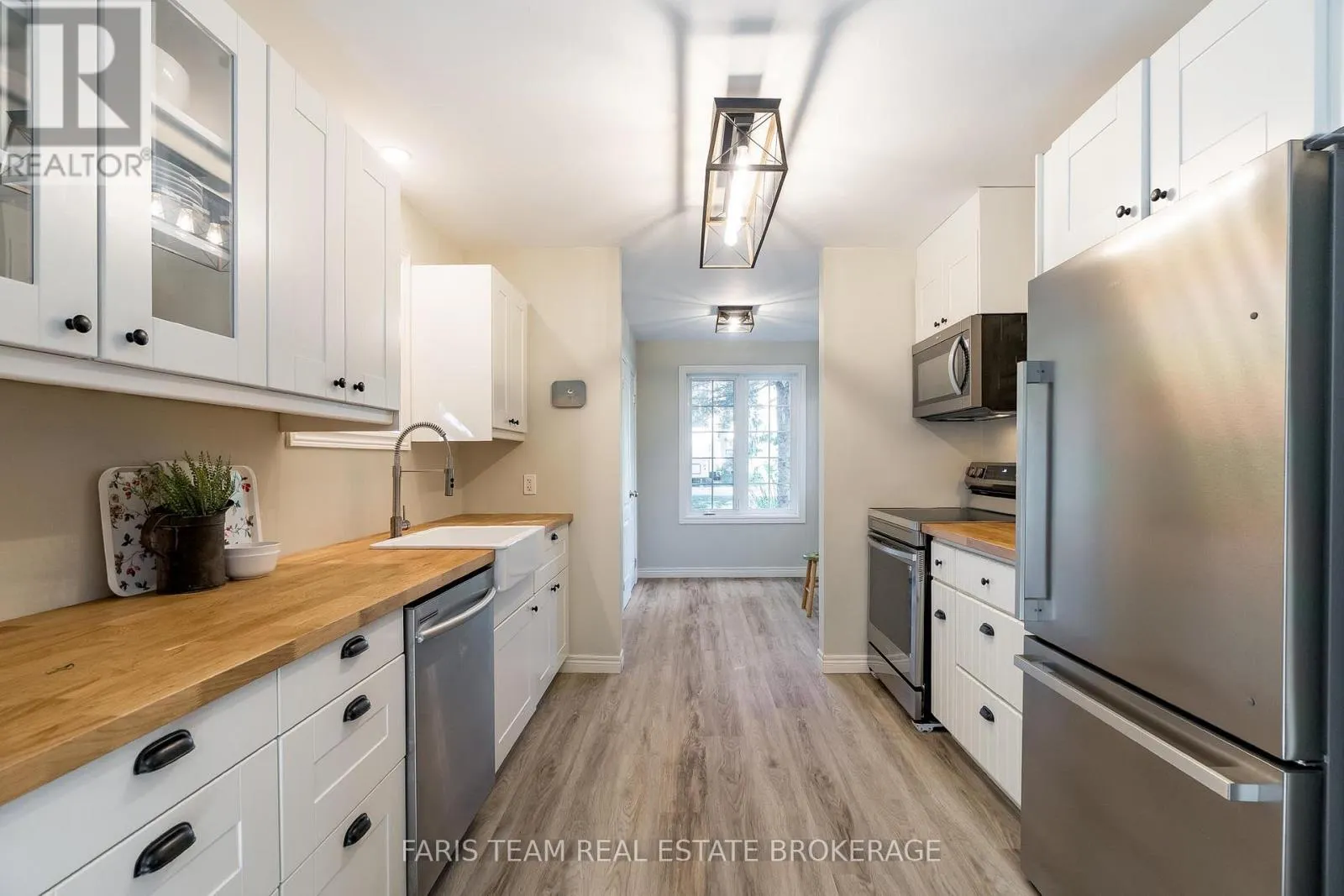 1089 SPRUCE ROAD