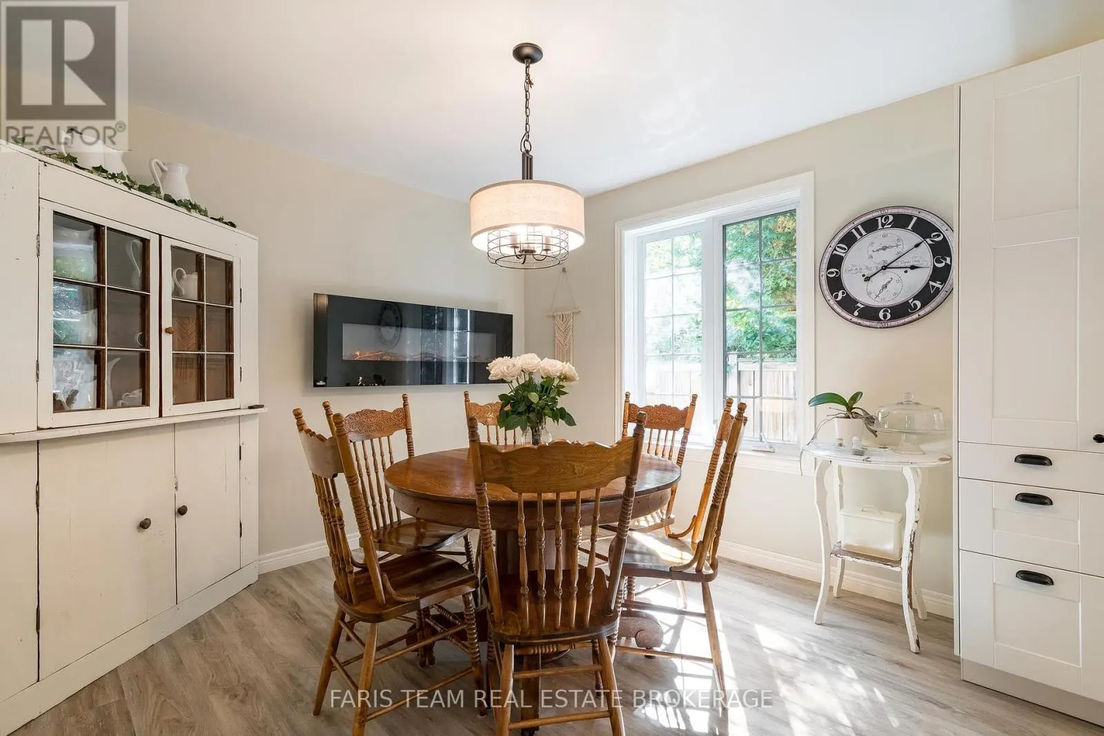 1089 SPRUCE ROAD