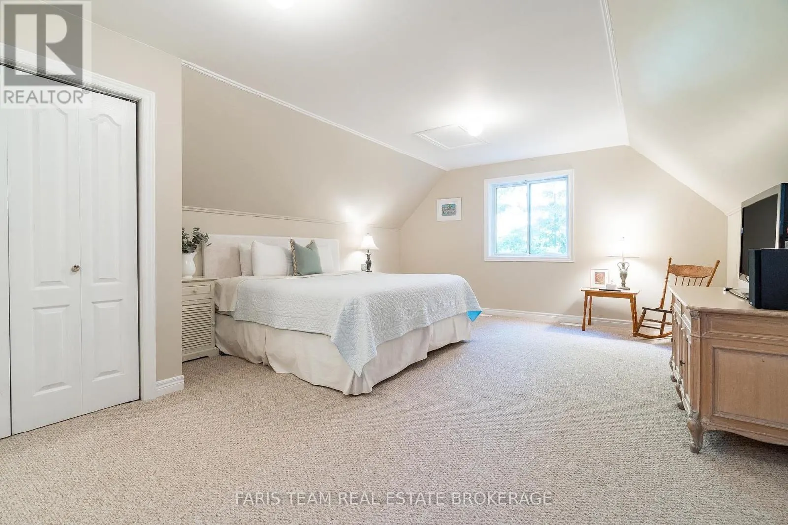 1089 SPRUCE ROAD