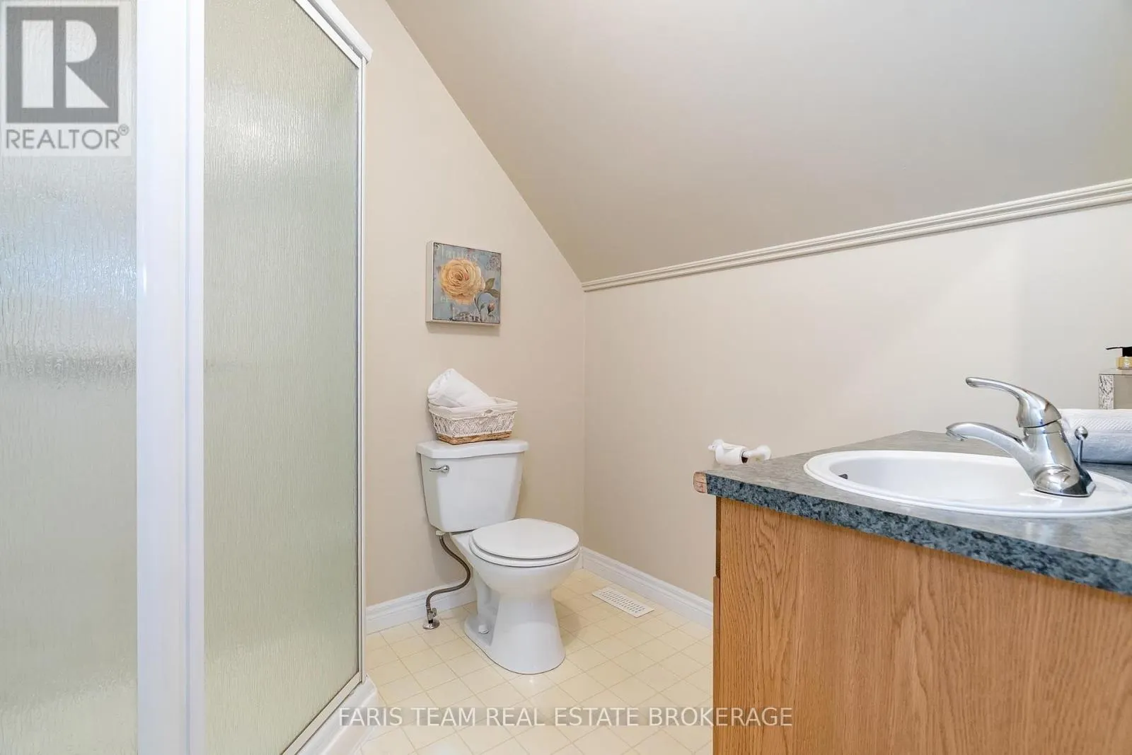 1089 SPRUCE ROAD