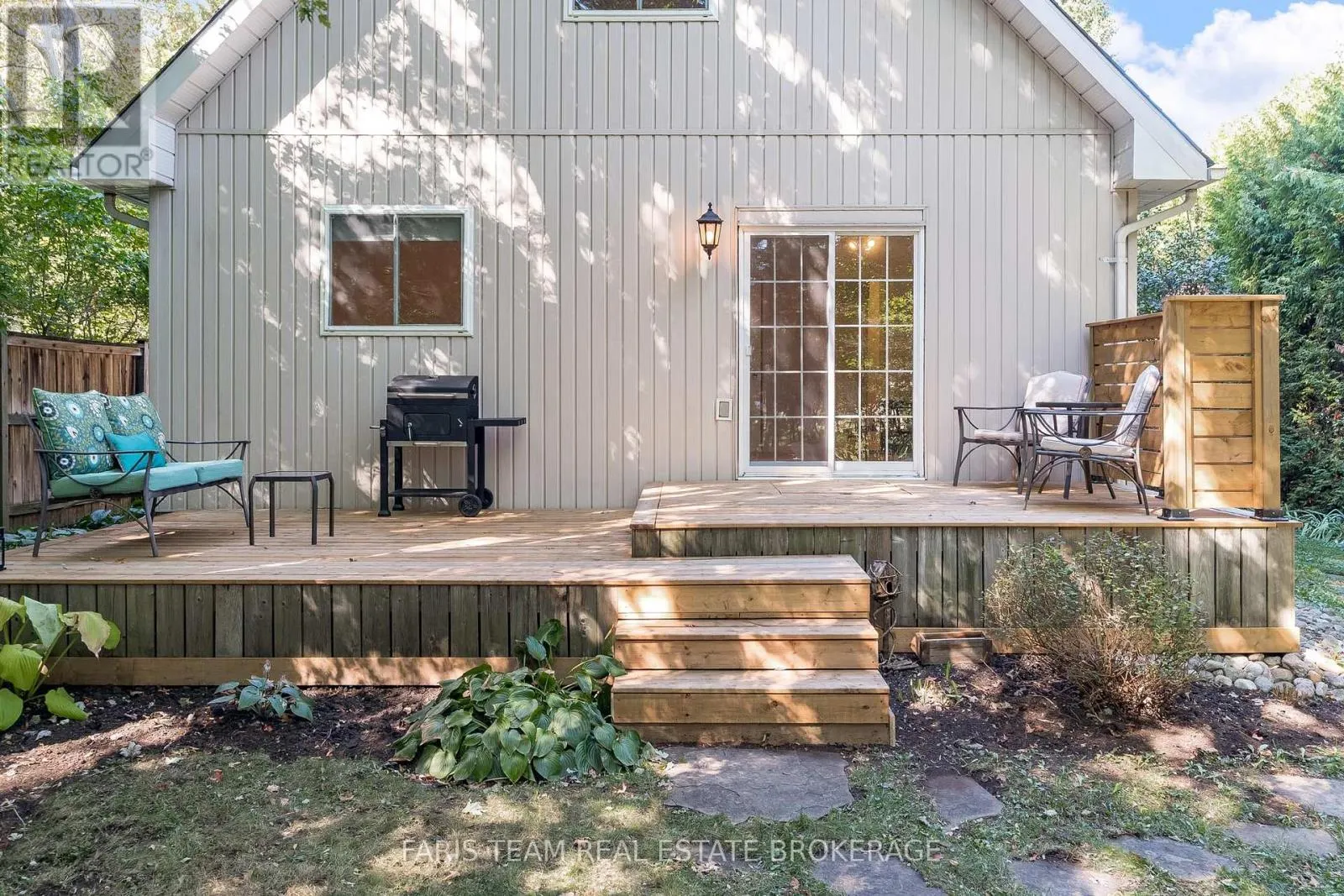 1089 SPRUCE ROAD