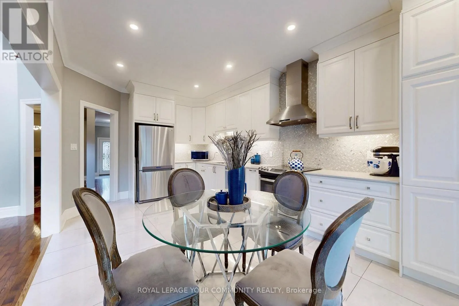 54 ENGLISH OAK DRIVE