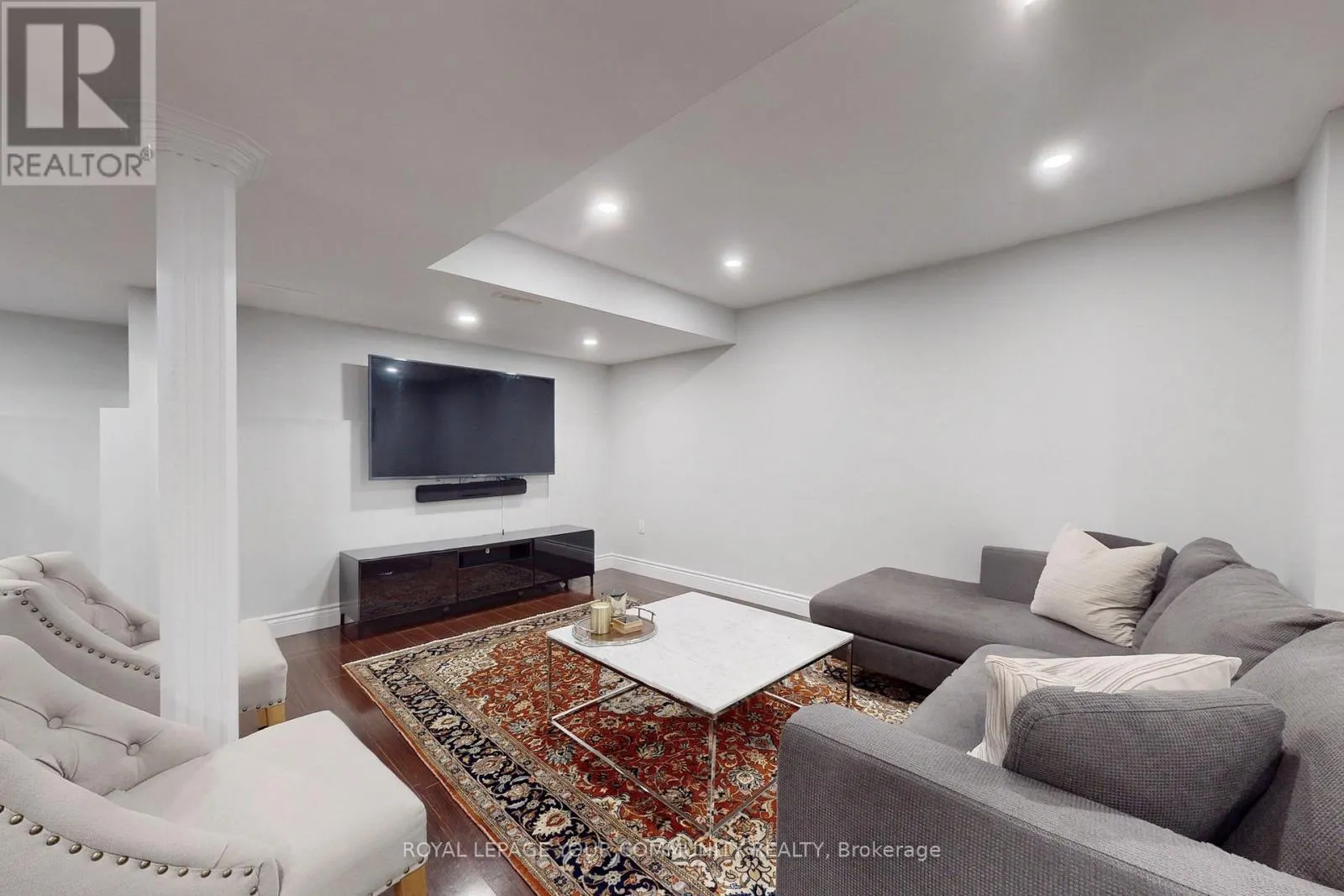 54 ENGLISH OAK DRIVE