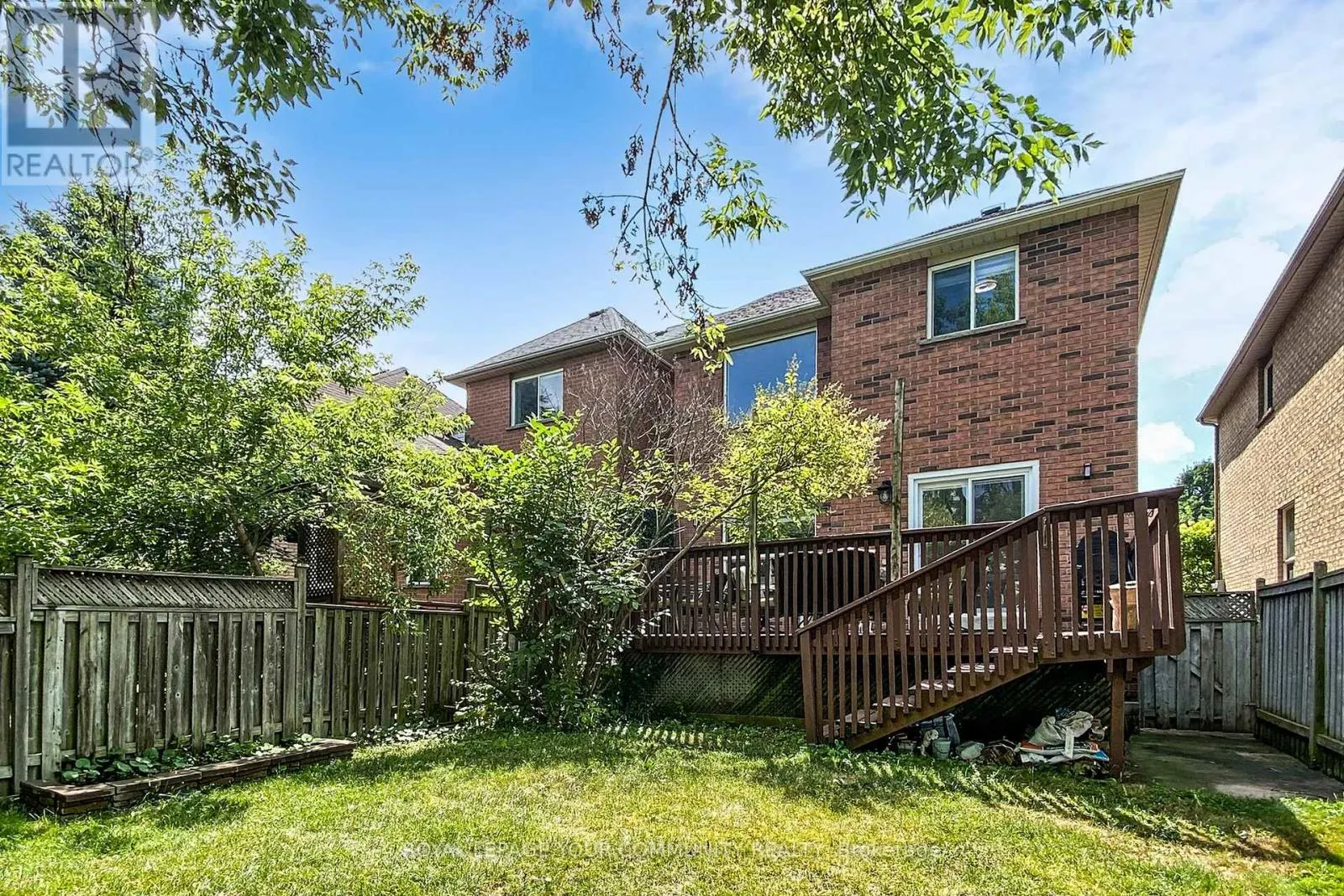 54 ENGLISH OAK DRIVE