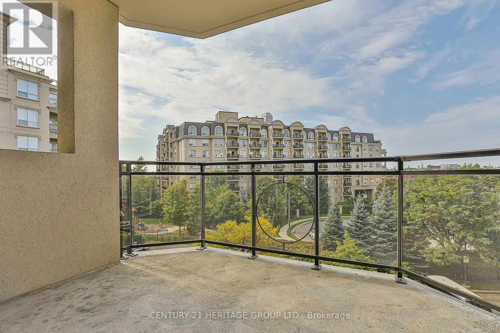 414 - 2 MAISON PARC COURT