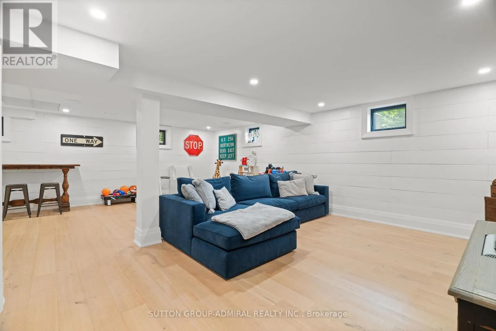 46 MUNSHAW COURT