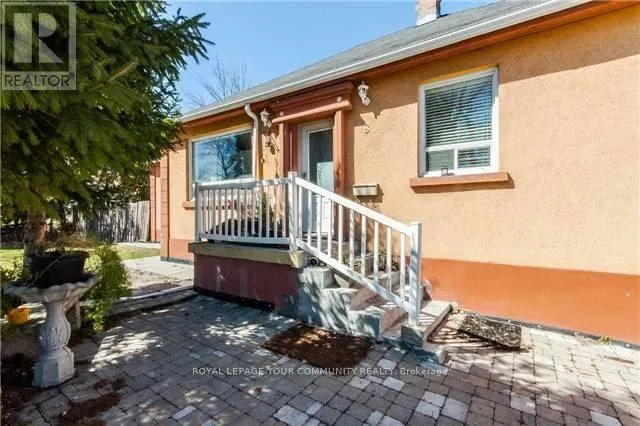 8 HILLSIDE AVENUE