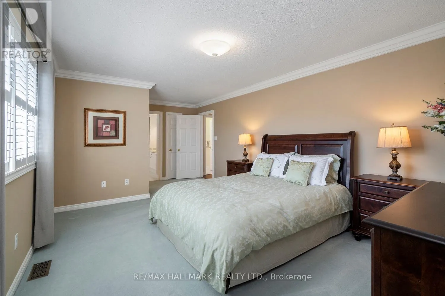 21 COURTFIELD CRESCENT