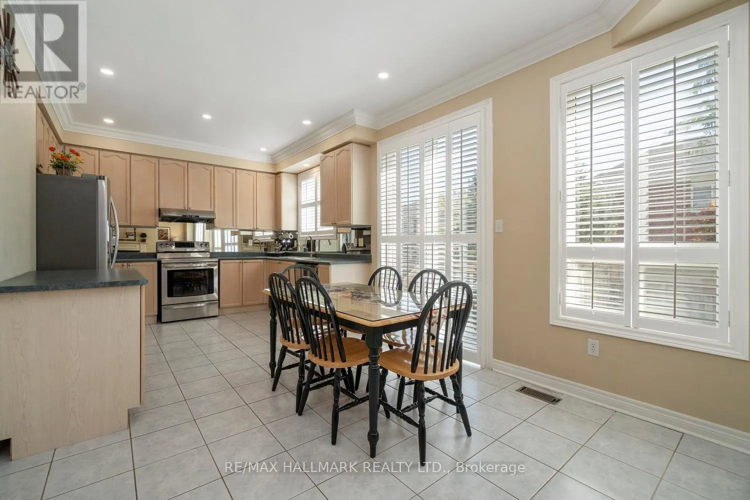 21 COURTFIELD CRESCENT