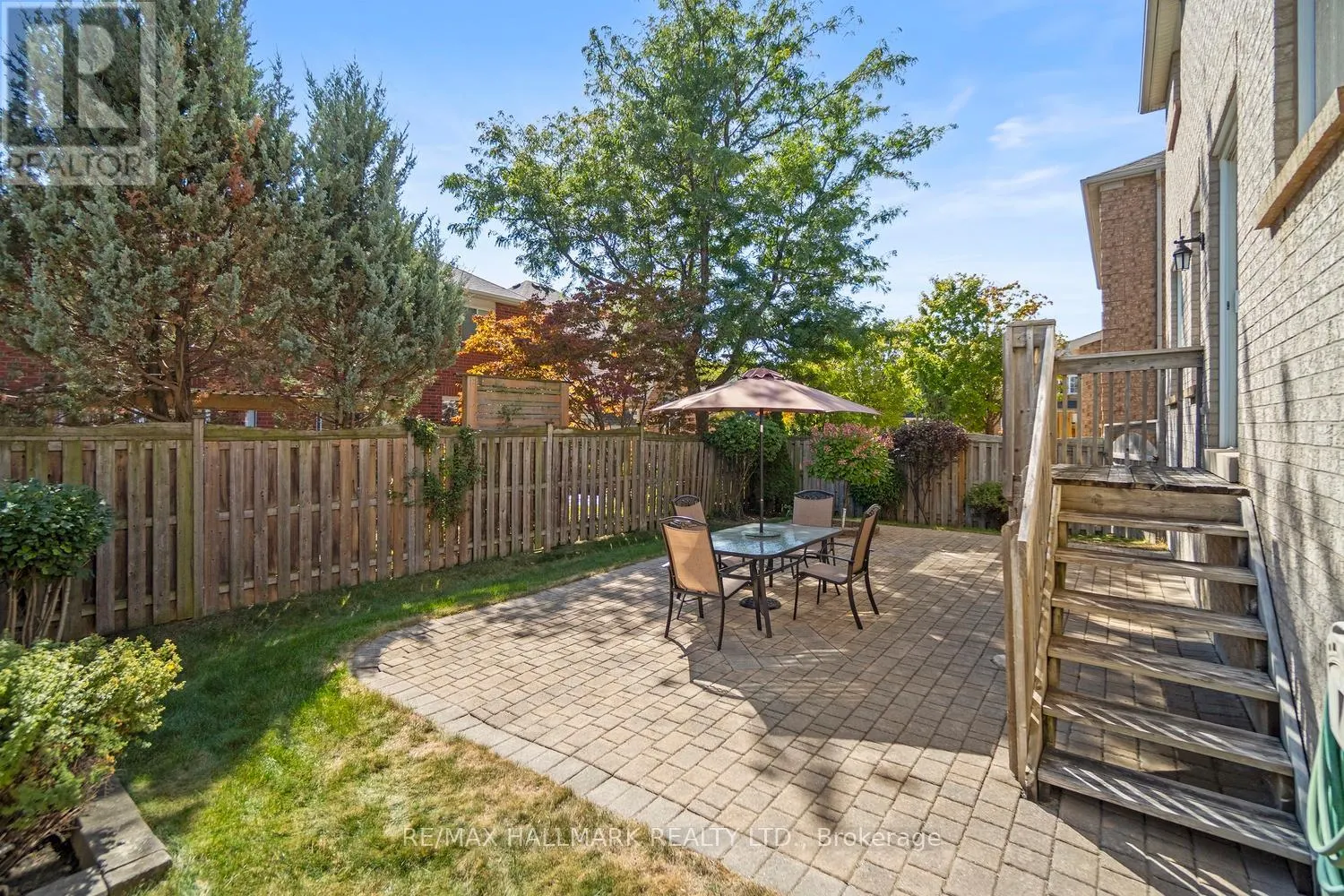 21 COURTFIELD CRESCENT