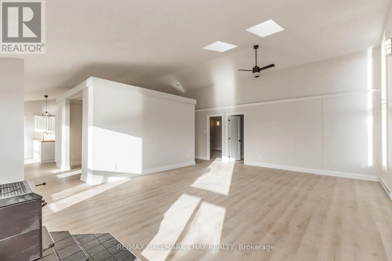 UPPER - 3993 STOUFFVILLE ROAD