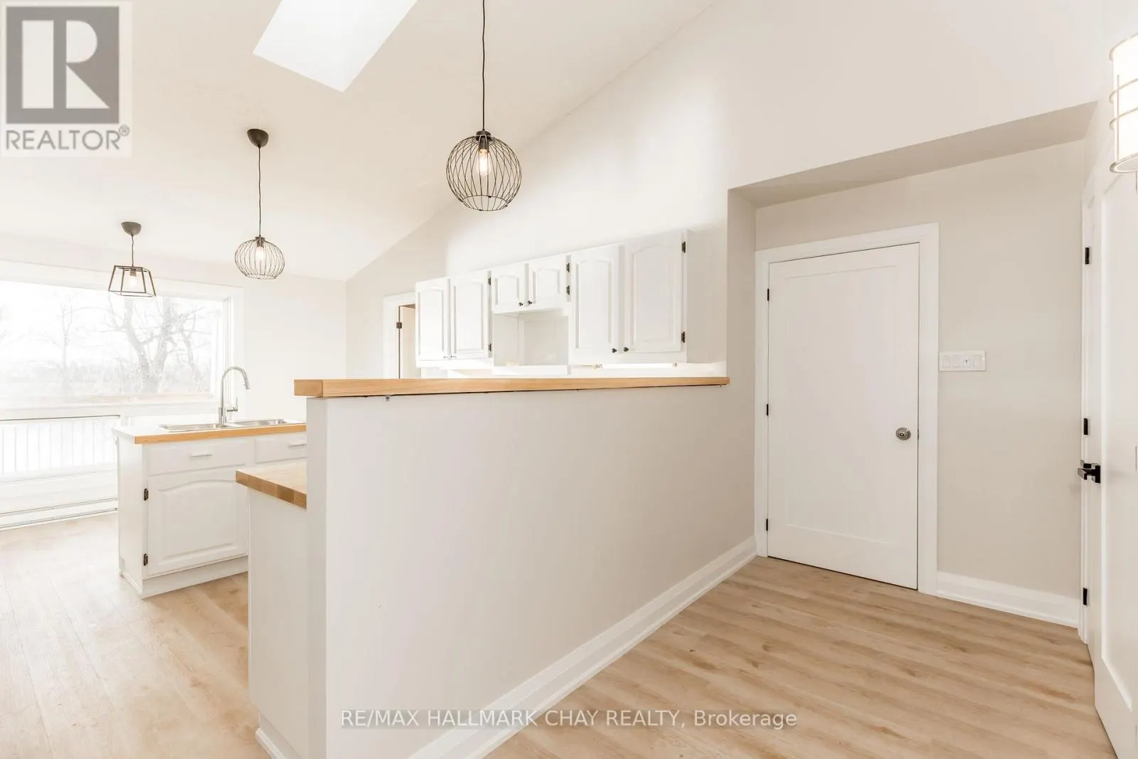 UPPER - 3993 STOUFFVILLE ROAD