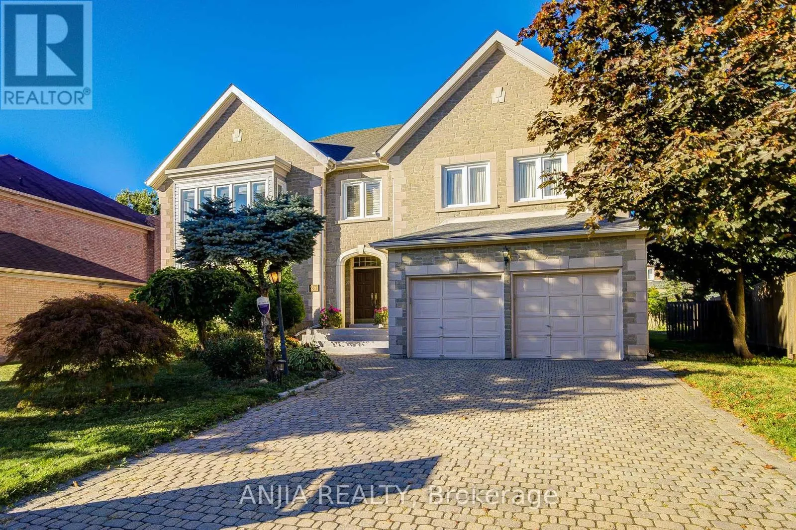 28 EDMUND CRESCENT