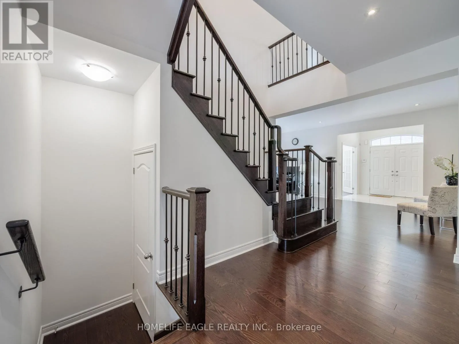 27 SCARLET WAY