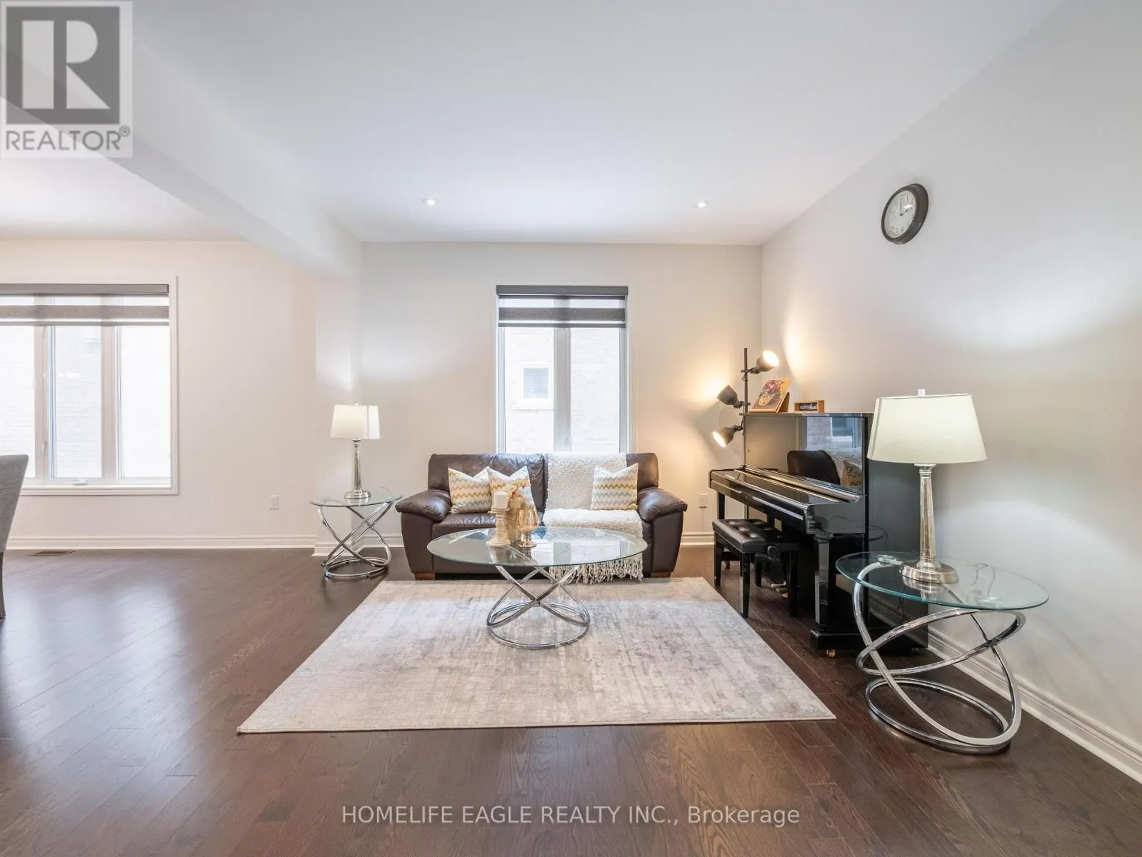 27 SCARLET WAY