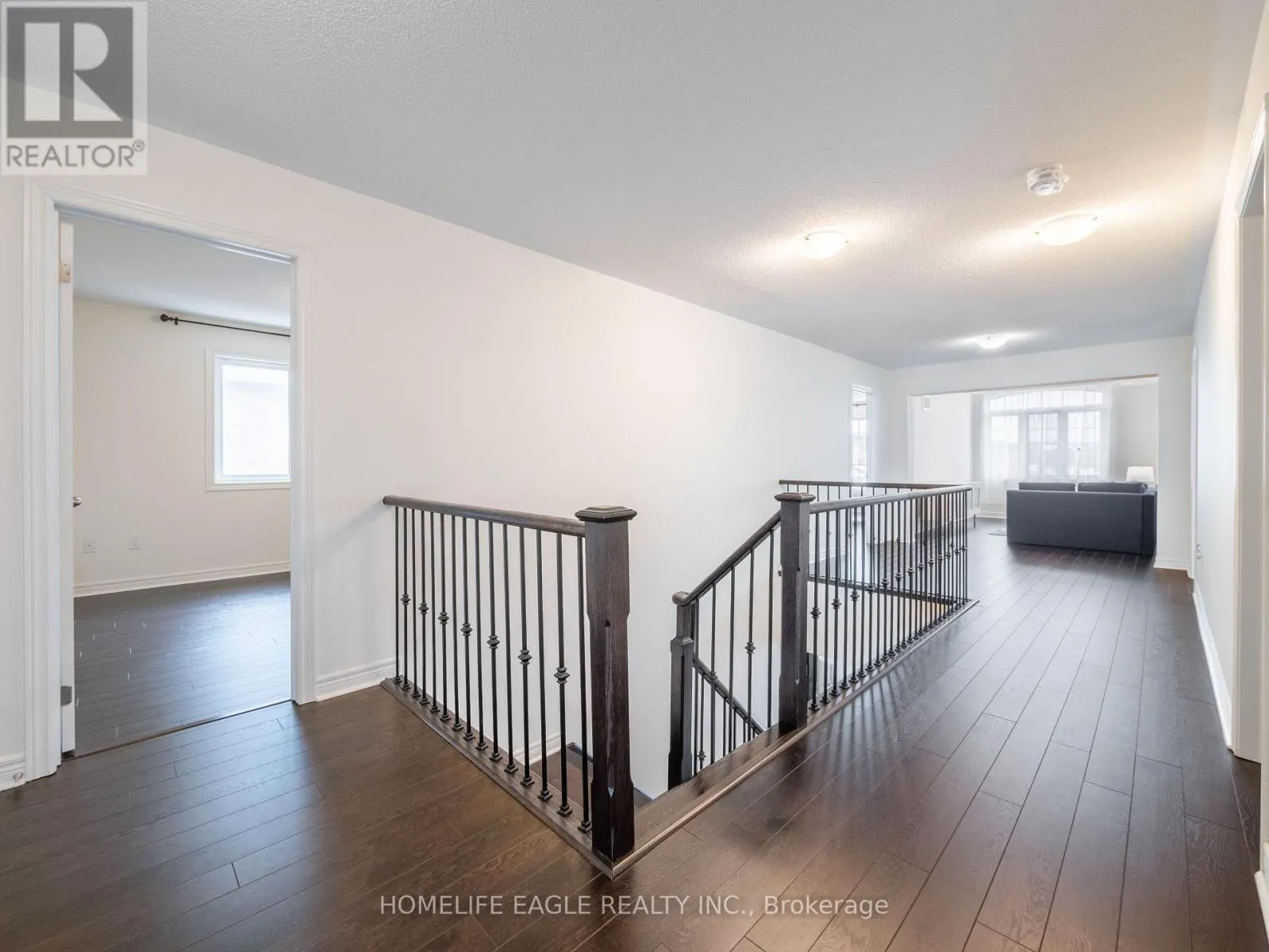 27 SCARLET WAY