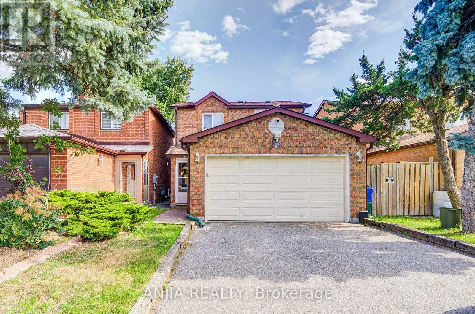 19 DUNBAR CRESCENT