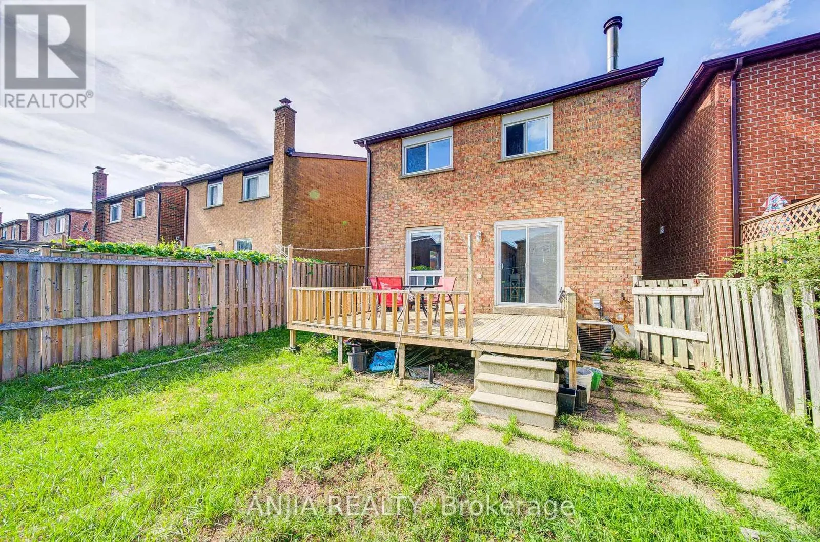 19 DUNBAR CRESCENT