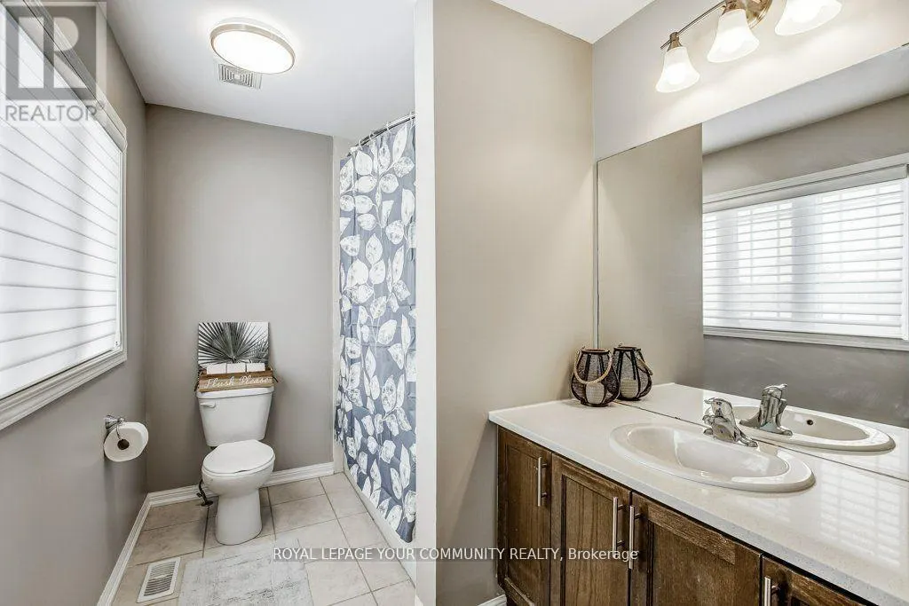 16 DON HADDEN CRESCENT