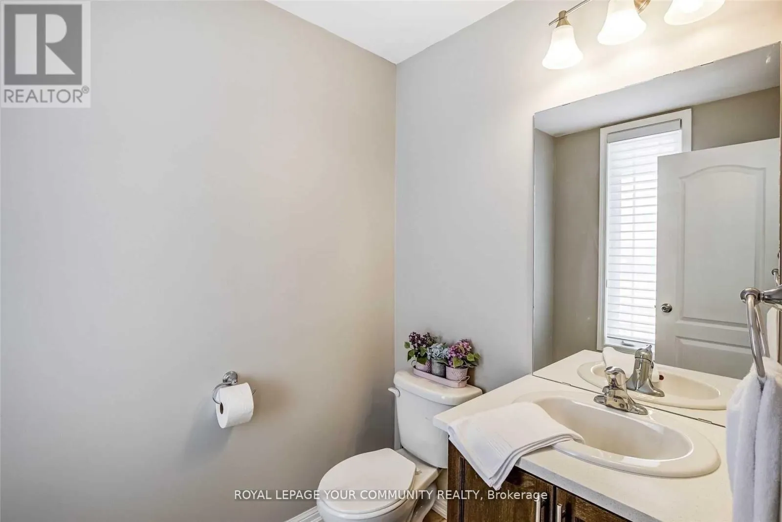 16 DON HADDEN CRESCENT