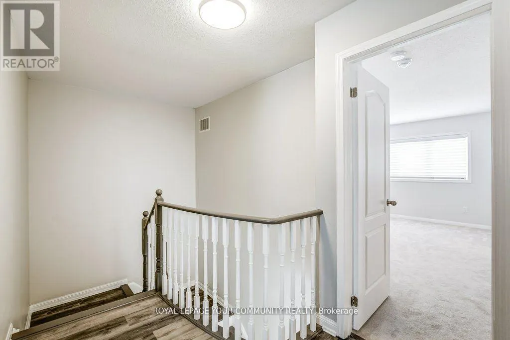 16 DON HADDEN CRESCENT