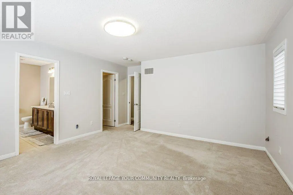 16 DON HADDEN CRESCENT