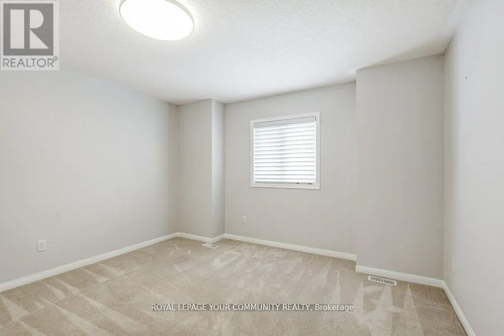 16 DON HADDEN CRESCENT