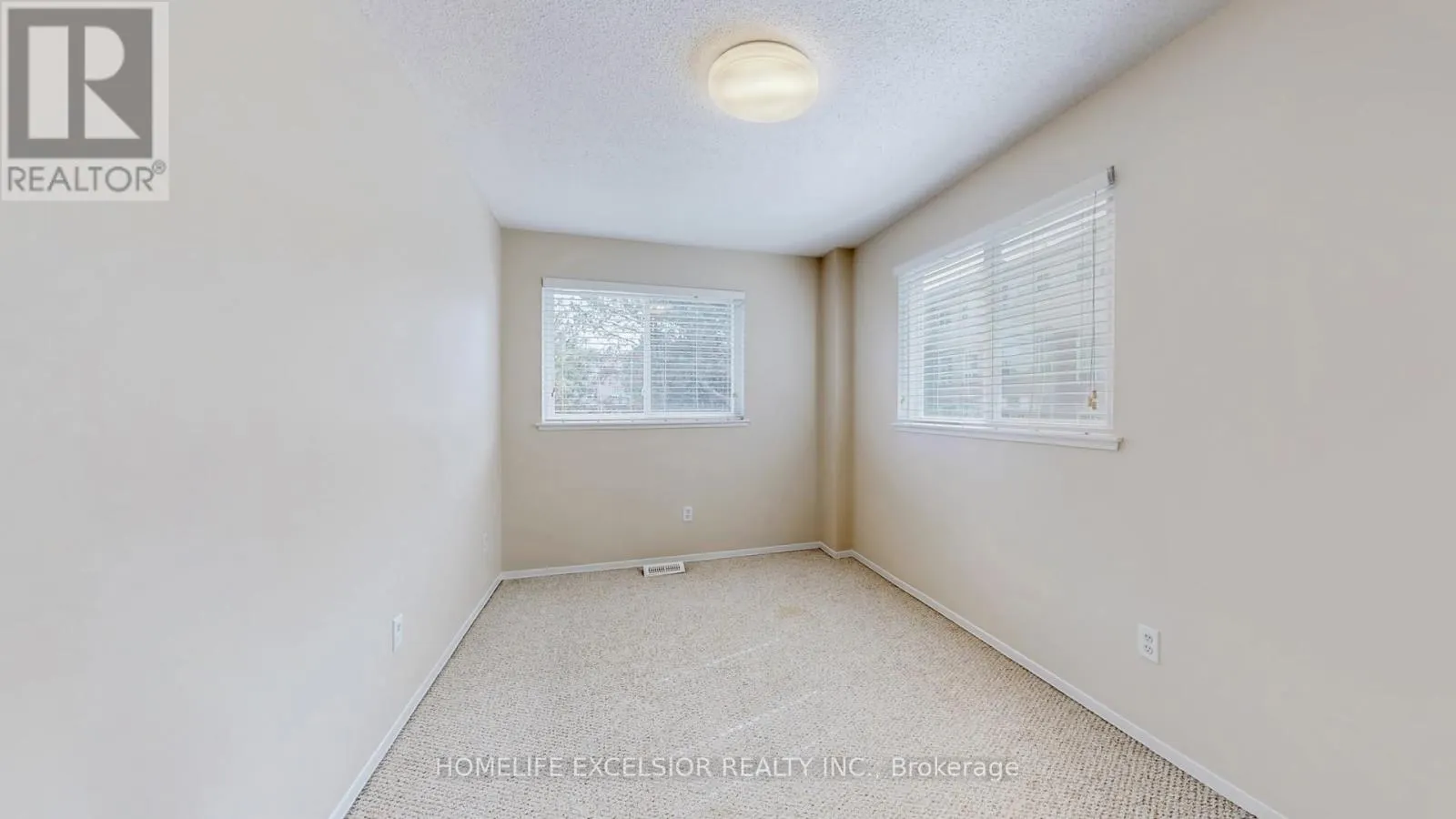 1 - 579 GIBNEY CRESCENT