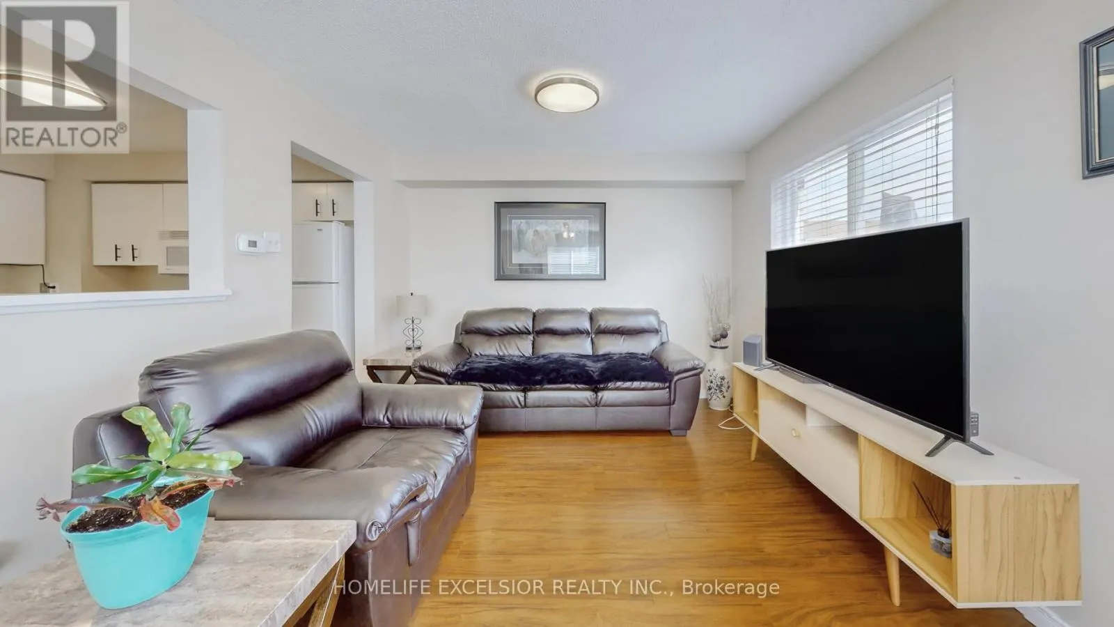1 - 579 GIBNEY CRESCENT