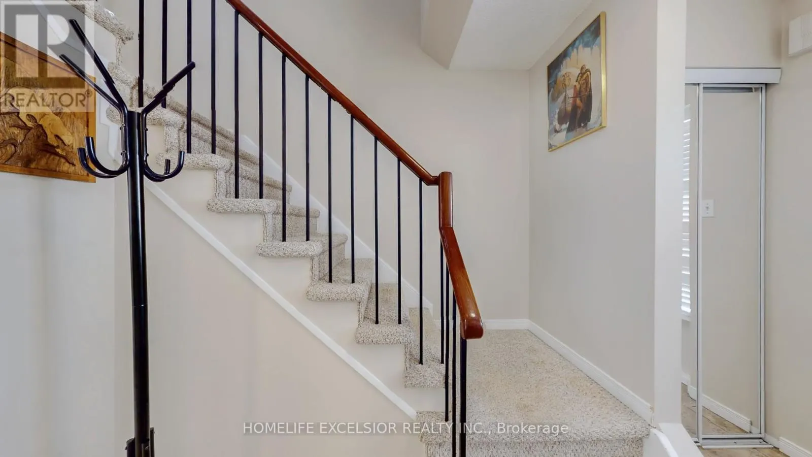 1 - 579 GIBNEY CRESCENT