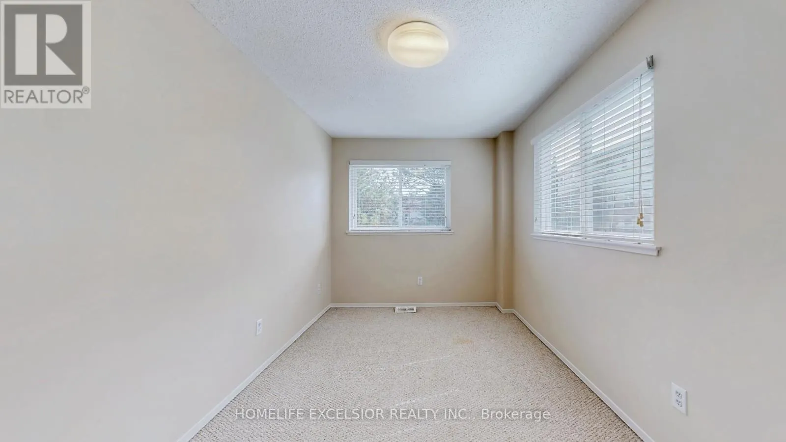 1 - 579 GIBNEY CRESCENT