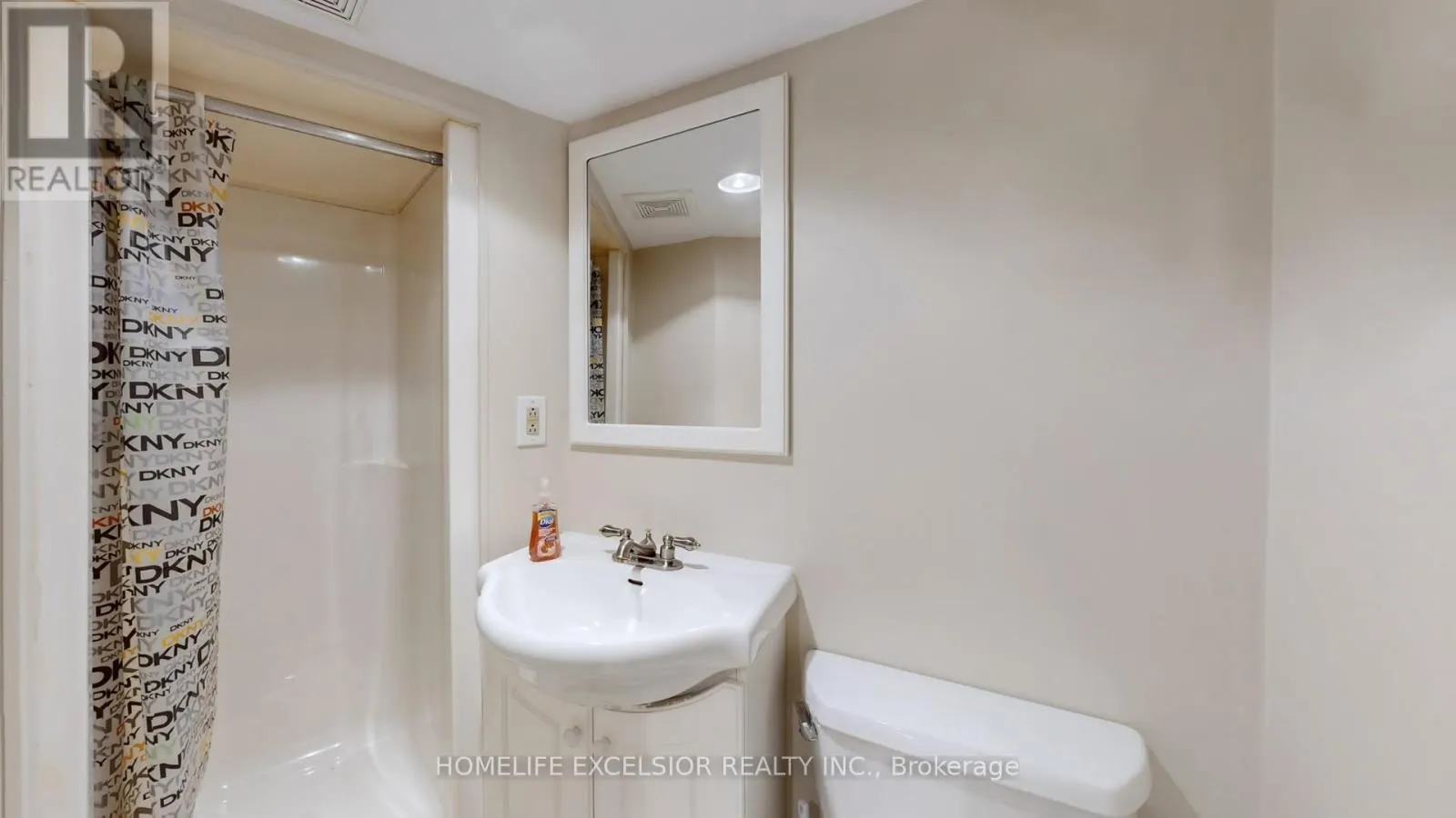 1 - 579 GIBNEY CRESCENT