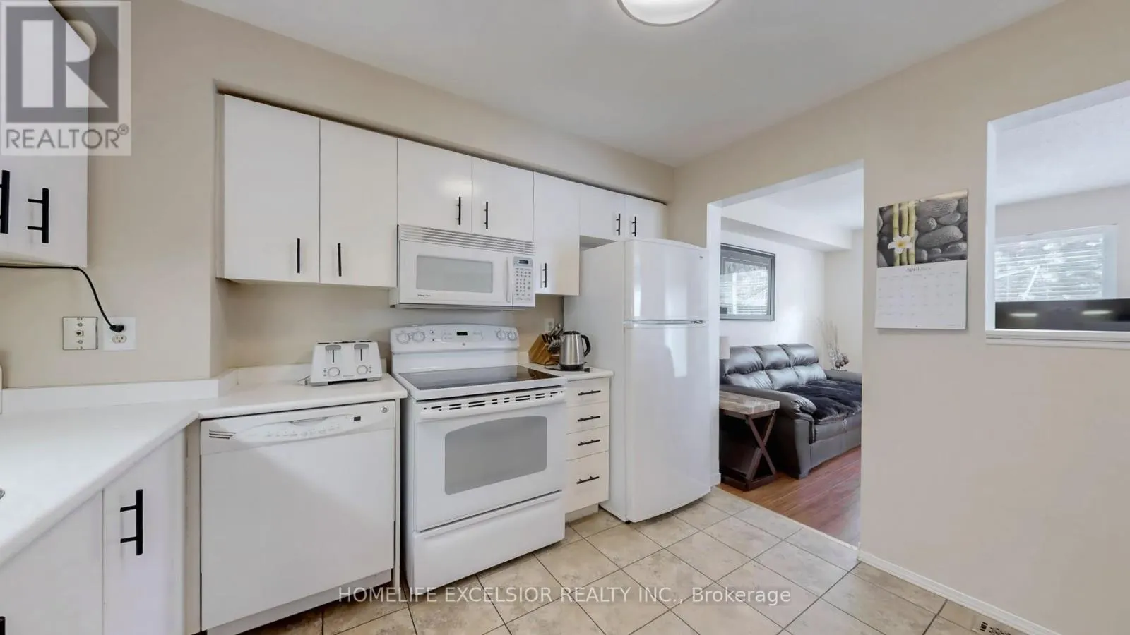 1 - 579 GIBNEY CRESCENT