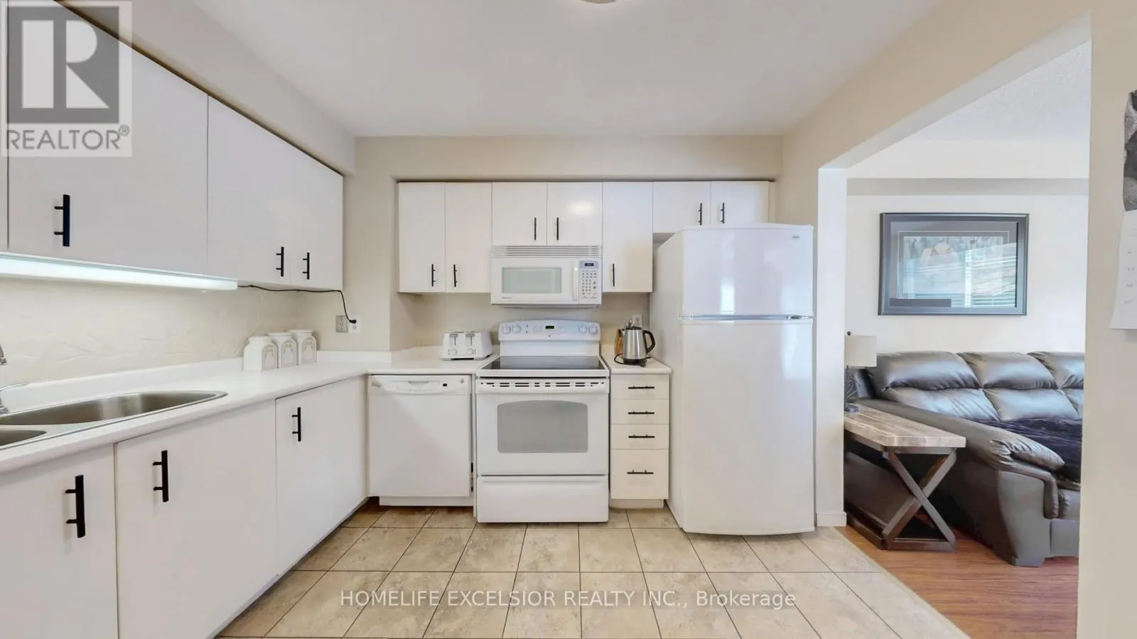 1 - 579 GIBNEY CRESCENT